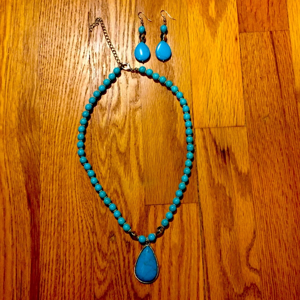 5/$25 Turquoise earring and necklace set